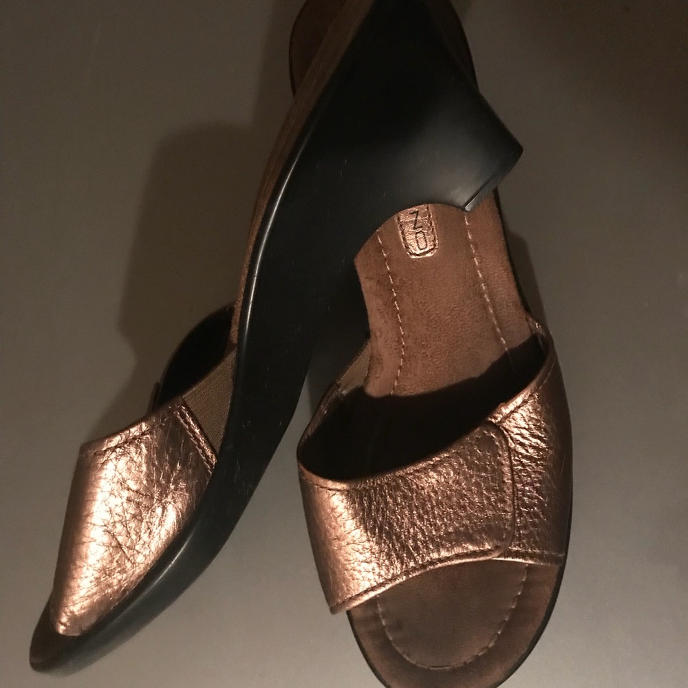 Bandilino Sandals